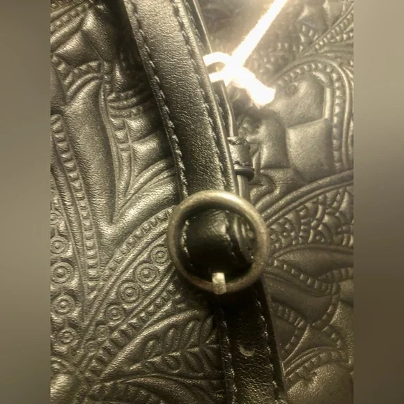 NWT Lucky Brand large black embossed large 100% leather crossbody shoulder purse - Picture 6 of 6